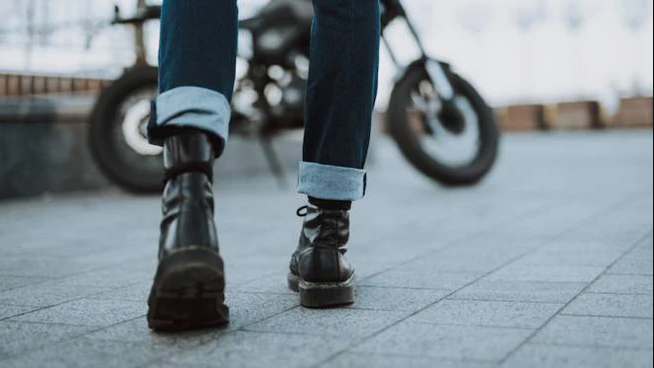 sur chaussure de pluie