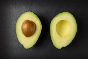 épinards + avocat l'un des duos alimentaires pour perdre du poids