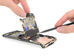 motorola razr 2019 démoli par iFixit