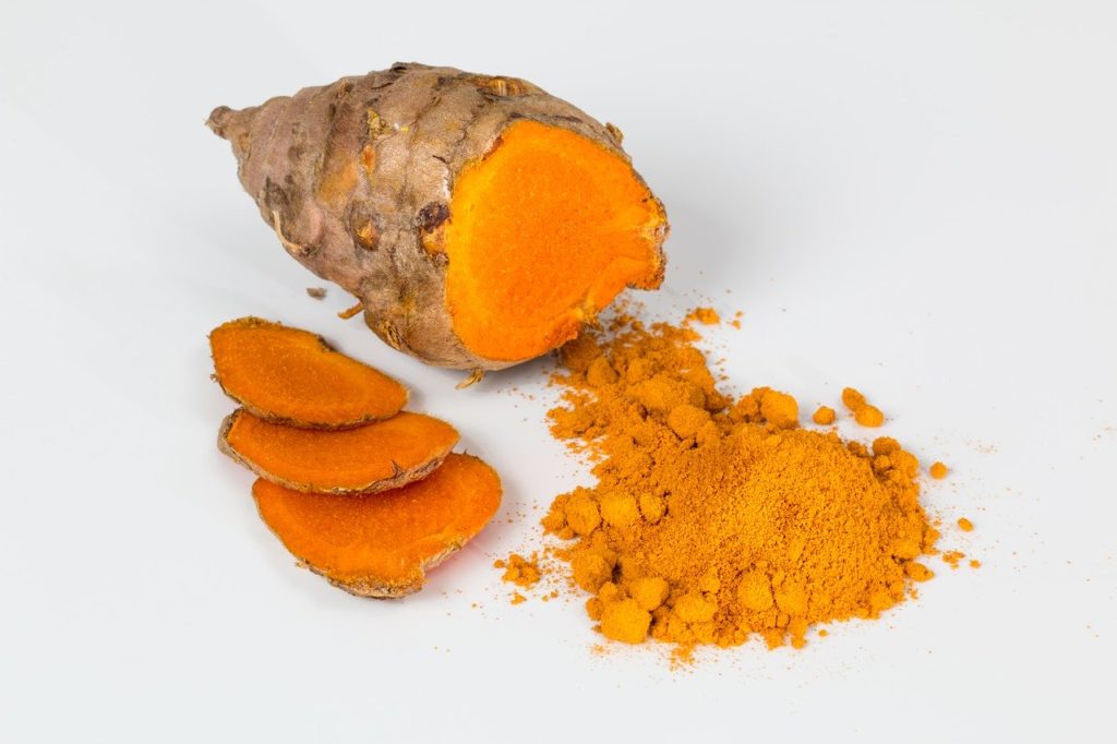Masque pour le visage au curcuma