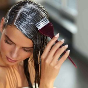 Décolorez les cheveux à la maison sans les abîmer