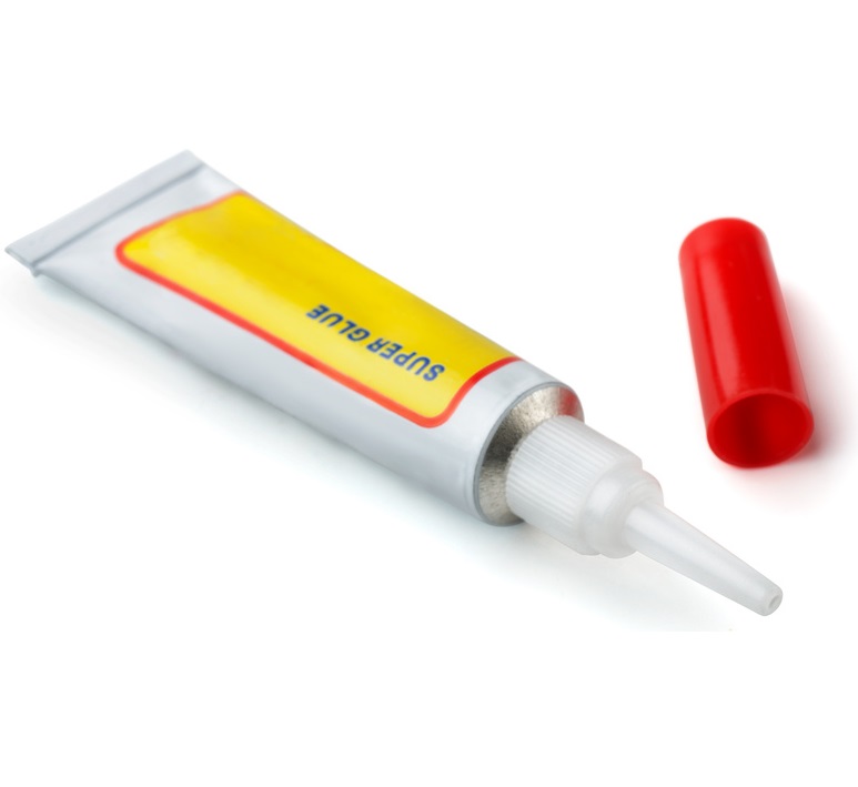 enlever la colle sur un tissu