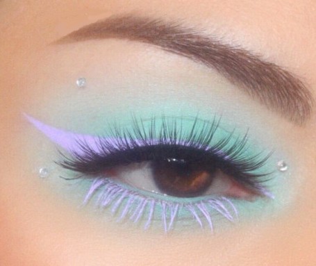 eyeliner pastel