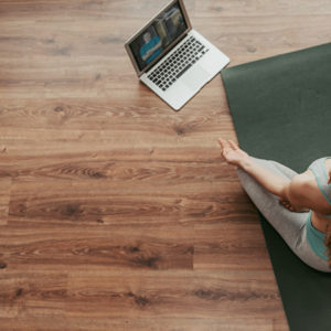 Yoga chez soi : comment faire du yoga à la maison ?