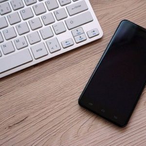 Comment connecter un clavier sur un telephone ?