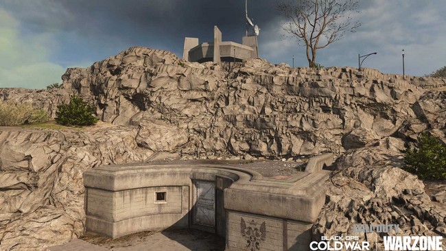 situé au bord du parc Tavorsk au sud du quartier animé du centre-ville de Tavorsk