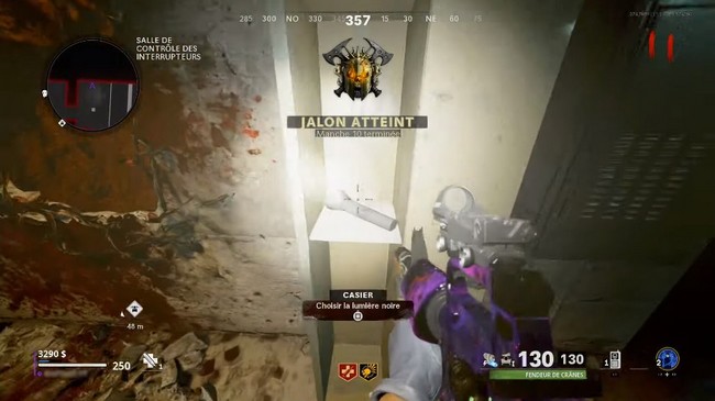 Prenez la lumière noir à l'intérieur.