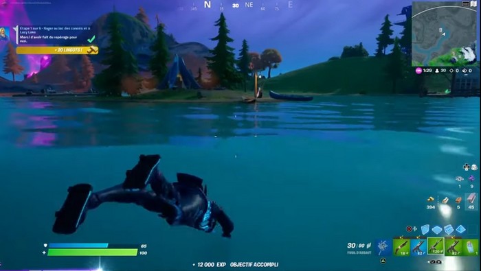 Nager au lac des canoës