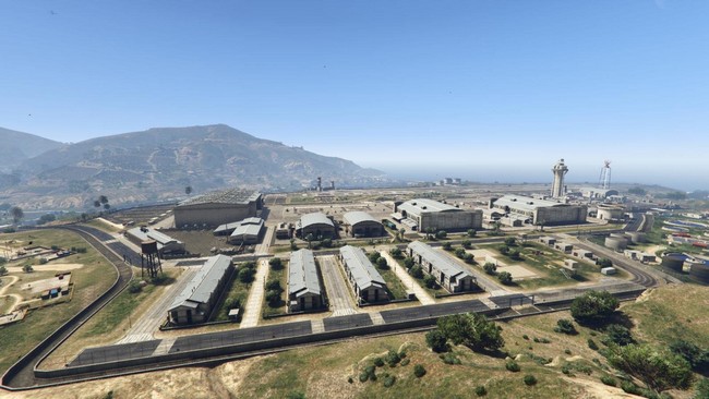 Fort Zancudo se trouve à l'ouest de la carte de GTA 5