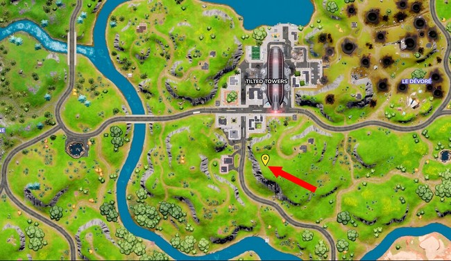 Emplacement jeton de Gain de niveau près de Tilted Towers Fortnite Chapitre 3 Saison 2